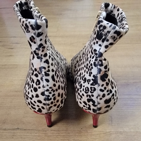 Betsey Johnson Verona Booties - Picture 11 of 12